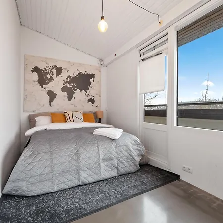 Apartment Penthouse On The Shopping Street-free Parking Reykjavik