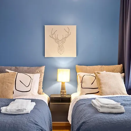 Penthouse On The Shopping Street-free Parking Apartment *